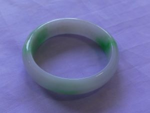 本翡翠バングル