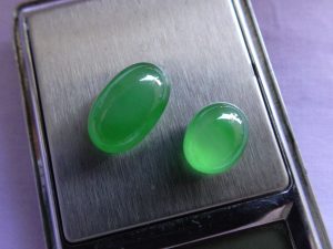 蛍光翡翠ルース