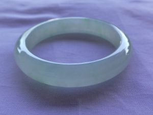 氷翡翠バングル