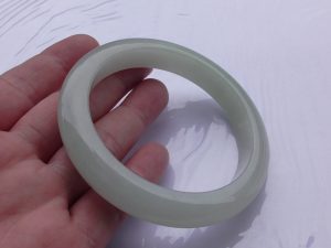 本翡翠バングル