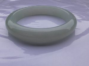 本翡翠バングル