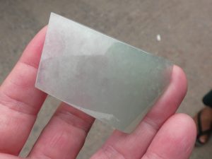 氷翡翠原石