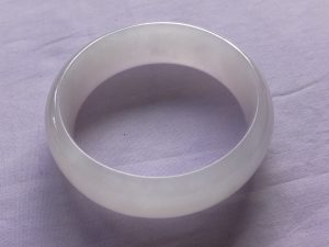 氷翡翠バングル