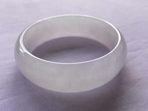 氷翡翠バングル