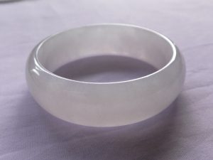 氷翡翠バングル