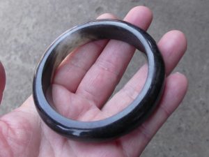 黒翡翠バングル