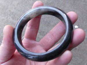 黒翡翠バングル
