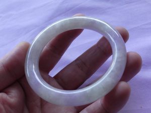 ラベンダー翡翠バングル