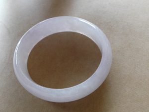 ラベンダー氷翡翠卵型バングル　しずか