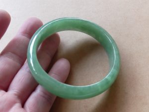 本翡翠バングル