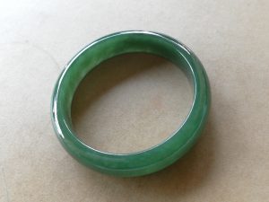 本翡翠バングル