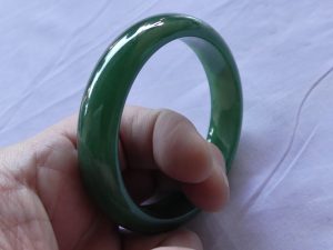 本翡翠バングル