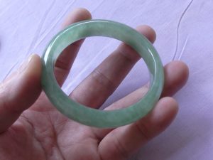 本翡翠バングル
