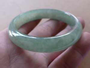 本翡翠バングル