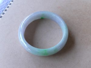 本翡翠バングル