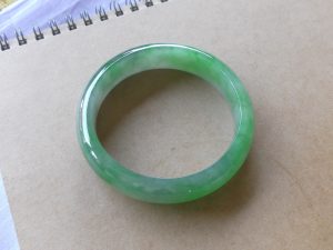 高級翡翠バングル
