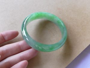 高級翡翠バングル