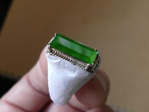 ろうかん翡翠ルース