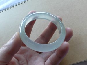 氷翡翠バングル