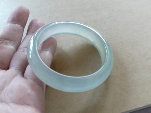 氷翡翠バングル