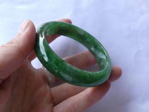 高級本翡翠バングル