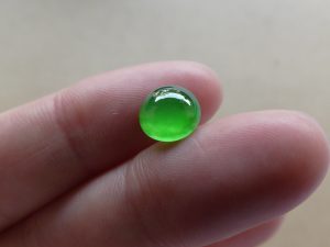 蛍光翡翠ルース