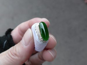 ろうかん翡翠ルース