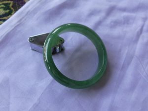 本翡翠バングル