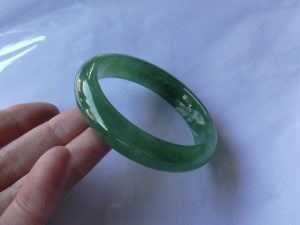 本翡翠バングル