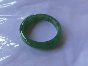 本翡翠バングル