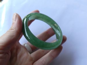 本翡翠バングル