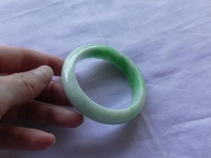 本翡翠バングル