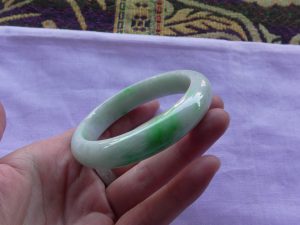 本翡翠バングル