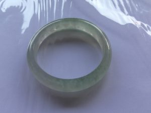 氷翡翠バングル