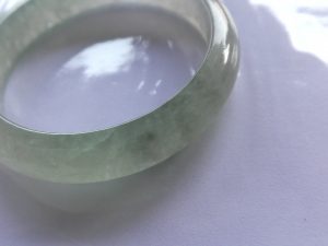 氷翡翠バングル