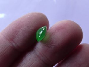 蛍光翡翠ルース