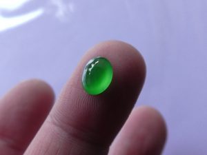 蛍光翡翠ルース