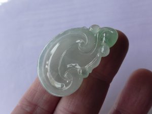 氷翡翠カービング
