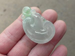 氷翡翠カービング