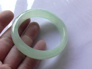 氷翡翠バングル
