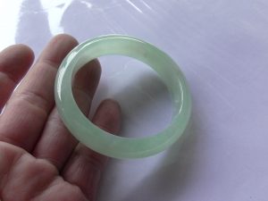 氷翡翠バングル