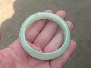 氷翡翠バングル