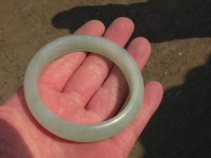 氷翡翠バングル