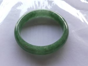 本翡翠バングル