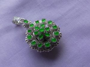 ろうかん翡翠ペンダント