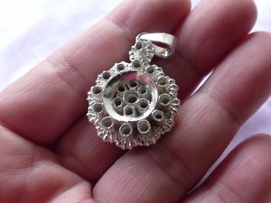 ろうかん翡翠ペンダント