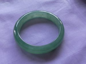 本翡翠バングル