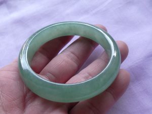 本翡翠バングル