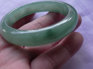 本翡翠バングル