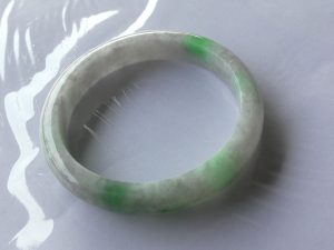 本翡翠バングル